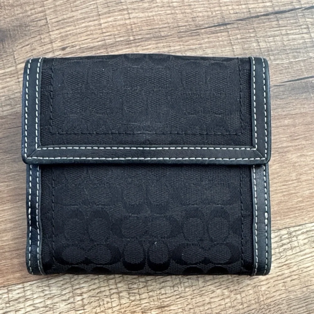 Vintage Coach Black Monogram SoHo Bifold Wallet - Picture 2 of 9